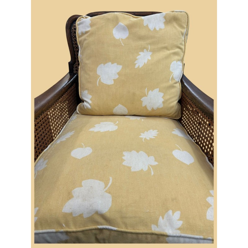 TRESILLO Y BUTACAS DE RATAN